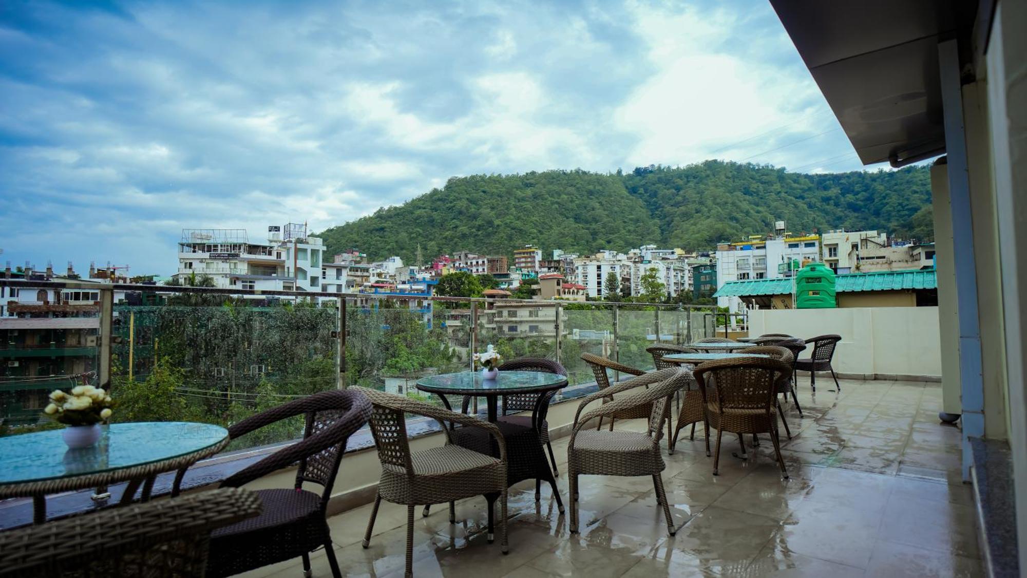 Hotel Lords Valley Risikés Kültér fotó