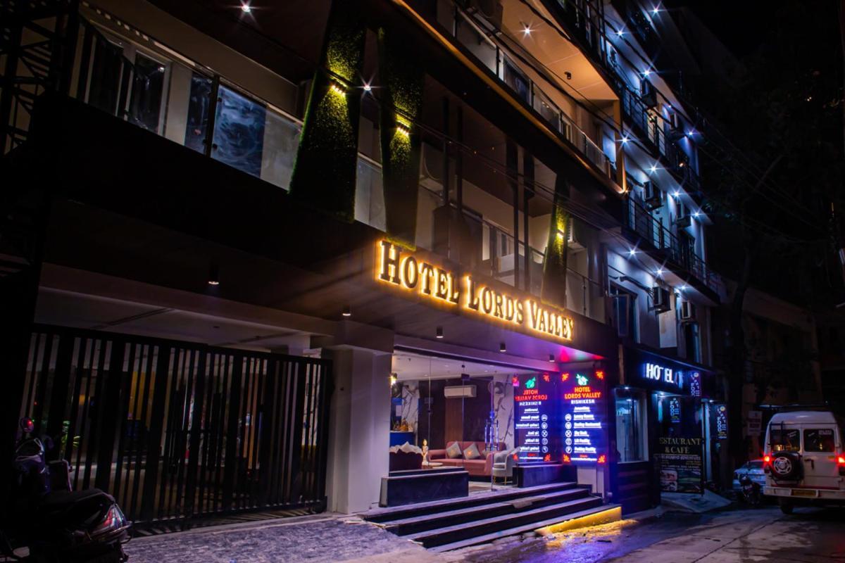 Hotel Lords Valley Risikés Kültér fotó